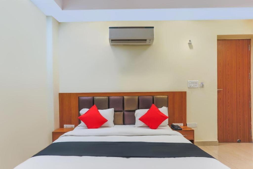 Capital O Bvh Hospitality Near Pvr Ansal Plaza Greater Noida Otel Dış mekan fotoğraf