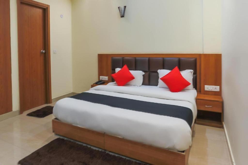 Capital O Bvh Hospitality Near Pvr Ansal Plaza Greater Noida Otel Dış mekan fotoğraf