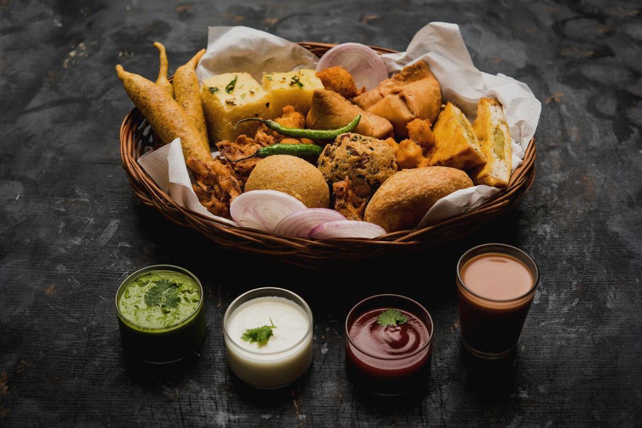 Capital O Bvh Hospitality Near Pvr Ansal Plaza Greater Noida Otel Dış mekan fotoğraf