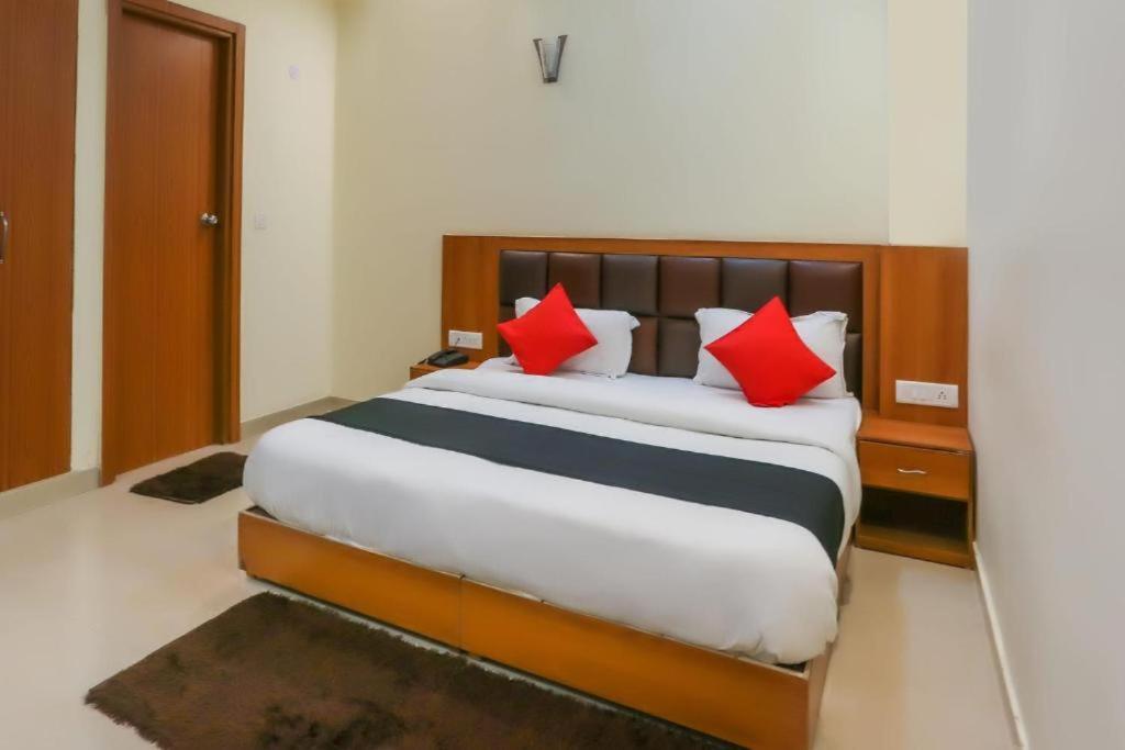 Capital O Bvh Hospitality Near Pvr Ansal Plaza Greater Noida Otel Dış mekan fotoğraf